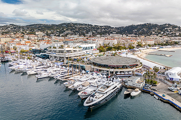 Mipim was beset by rain this year. (Benoit Hug)